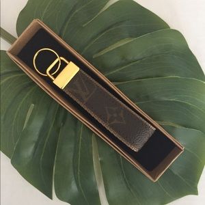 Louis Vuitton Accessories - Key Holder Louis Vuitton Accessories - Key Holder